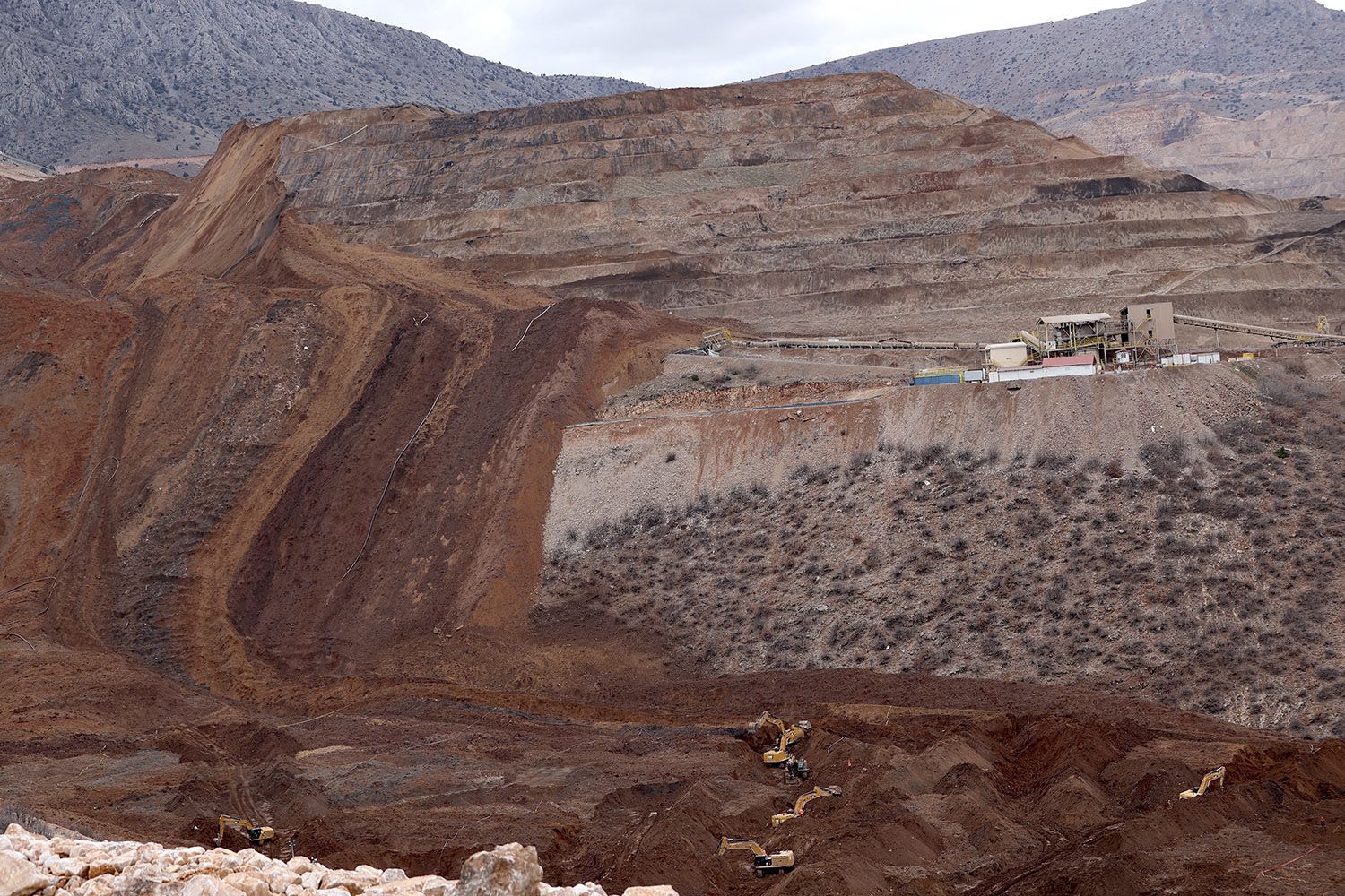 Erzincan'daki maden faciasında Türkiye müdürünün ifadesi ortaya çıktı! Suçu başkasına attı Erzincan'daki maden faciasında ülke müdürünün ifadesi ortaya çıktı! Suçu başkasına attı - 1. Resim