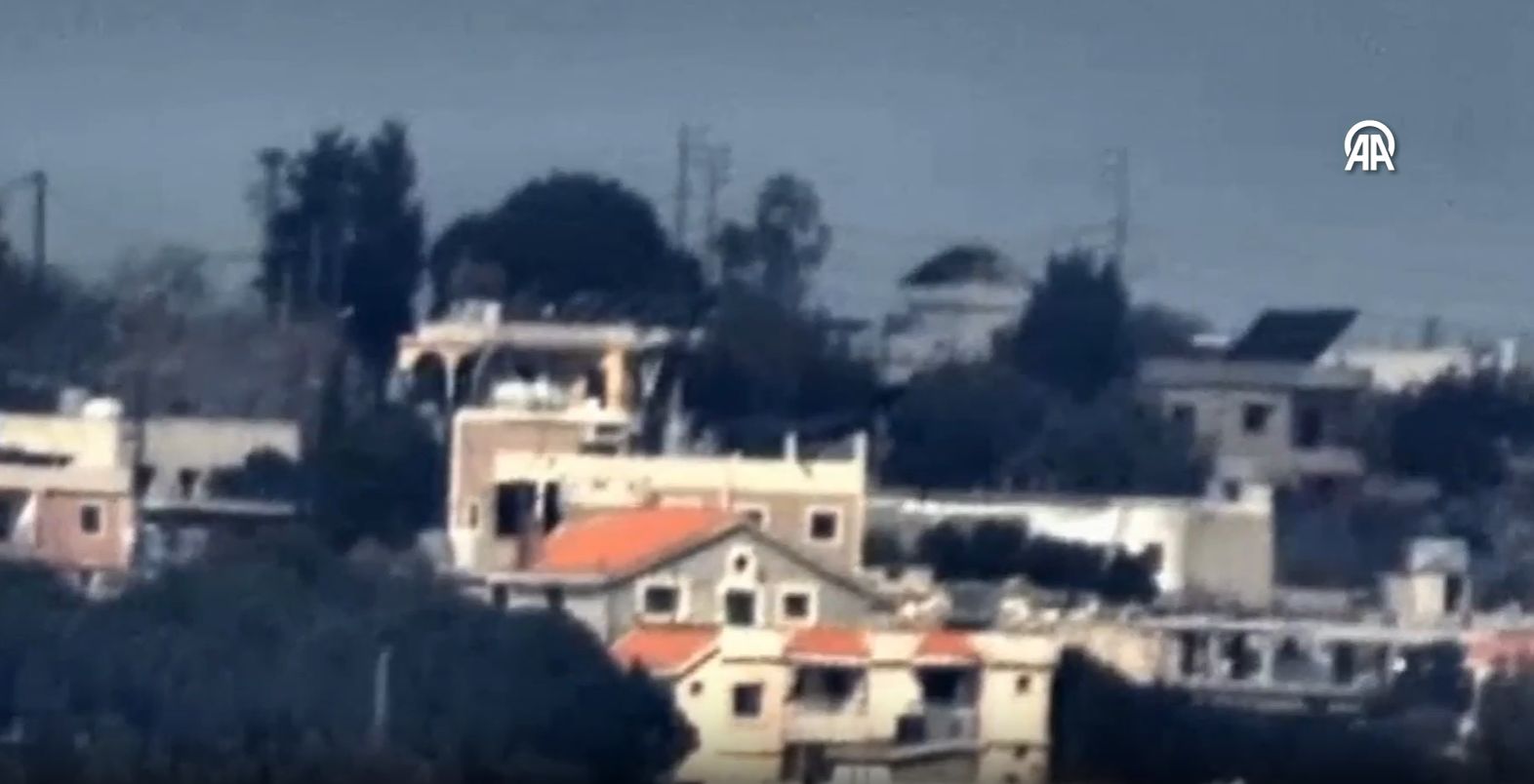 İsrail'den bölgede tansiyonu yükseltecek saldırı! Lübnan’da bir apartman yerle bir oldu İsrail, bölgede tansiyonu yükseltecek saldırı! Lübnan’da bir apartman yerle bir oldu - 1. Resim