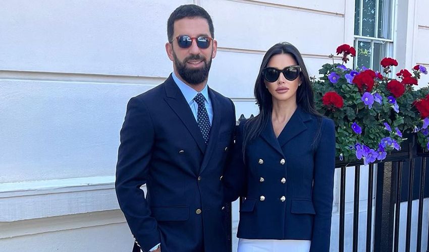Arda Turan’ın eşi Aslıhan Doğan Turan türlü terliklerinin fiyatı ağızları açık bıraktı - 1. Resim
