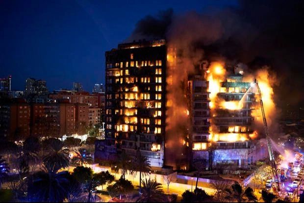 İspanya'da Valencia cehennemi! 'Küle dönen 14 katlı binada sağ çıkan olmayacak' - 2. Resim