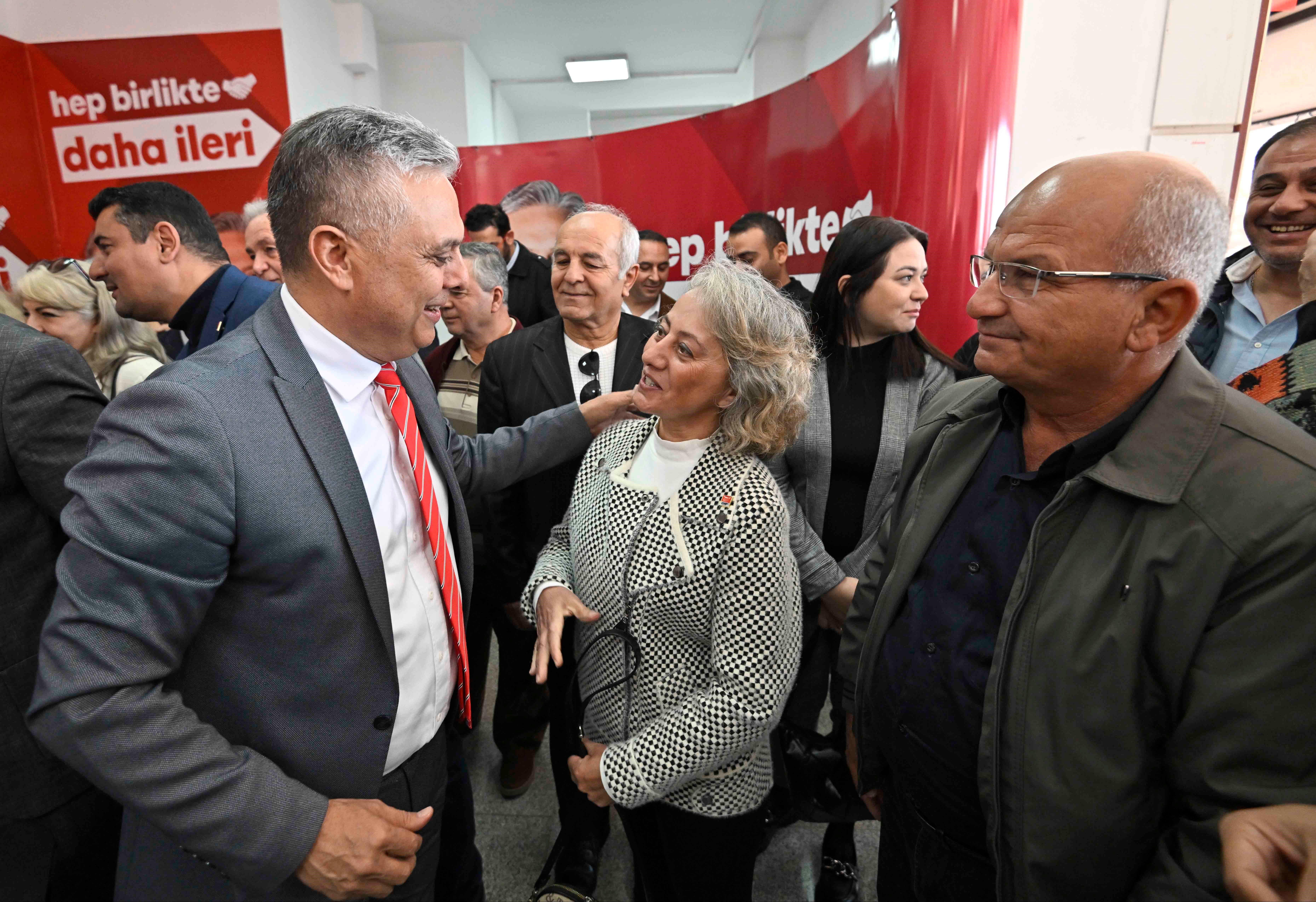 İyi Parti'de istifa göçü! Tam 150 kişi... Hep birlikte CHP'ye geçtiler İYİ Parti'de istifa göçü! Tam 150 kişi... Hep birlikte CHP'ye geçtiler - 1. Resim