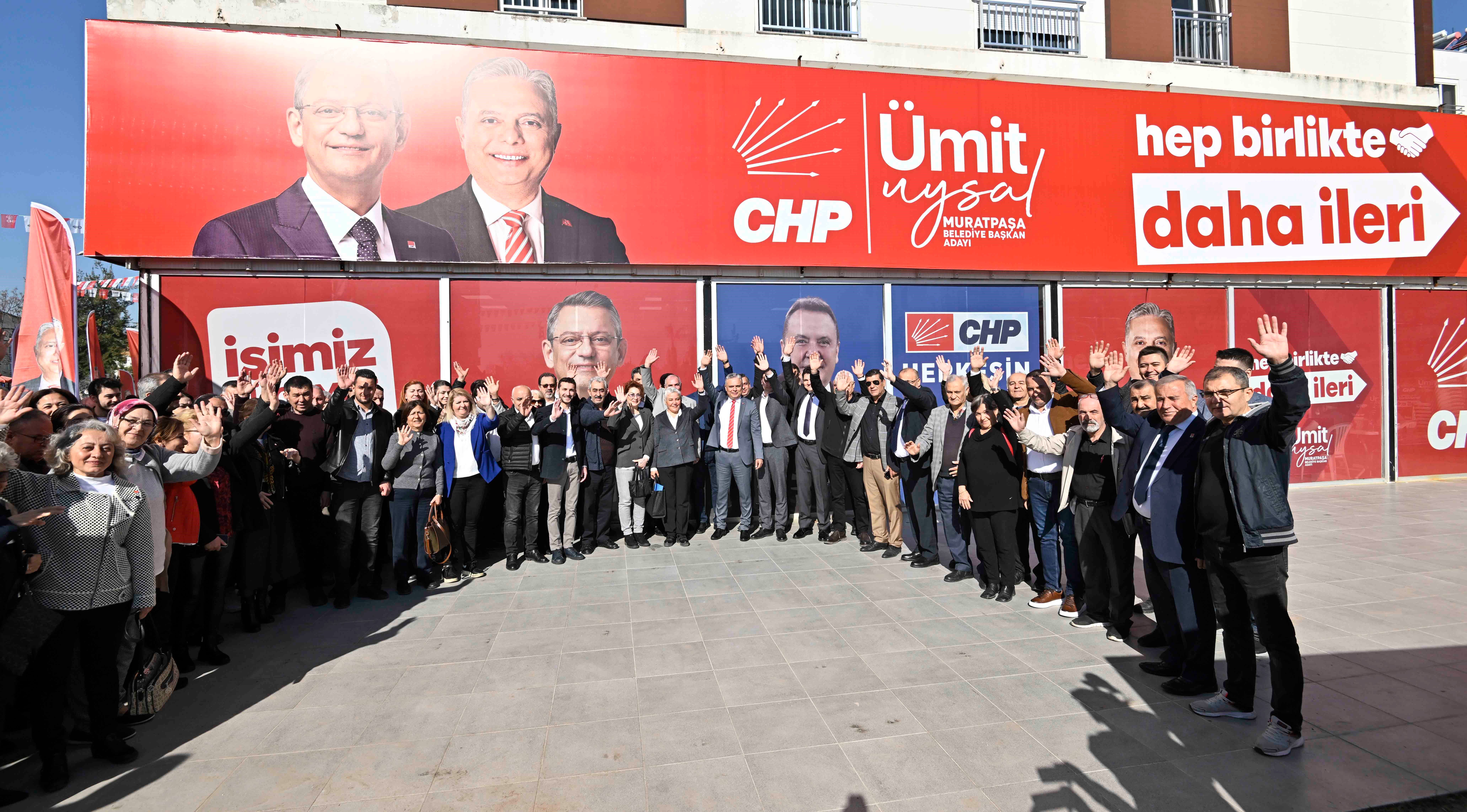 İyi Parti'de istifa göçü! Tam 150 kişi... Hep birlikte CHP'ye geçtiler İYİ Parti'de istifa göçü! Tam 150 kişi... Hep birlikte CHP'ye geçtiler - 1. Resim