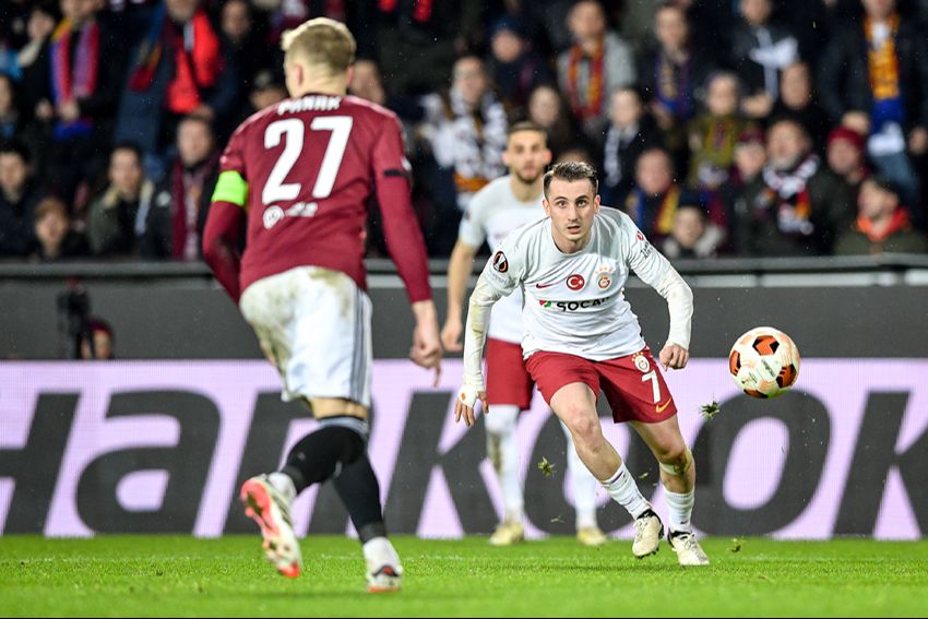 Okan Buruk kendi isim vermedi ama taraftar 4 yıldızı tahtaya yazdı! Galatasaray'da 4-1'in bedeli ağır olacak Okan Buruk kendi isim vermedi ama taraftar 4 yıldızı tahtaya yazdı! Galatasaray'da 4-1'in bedeli ağır olacak - 3. Resim