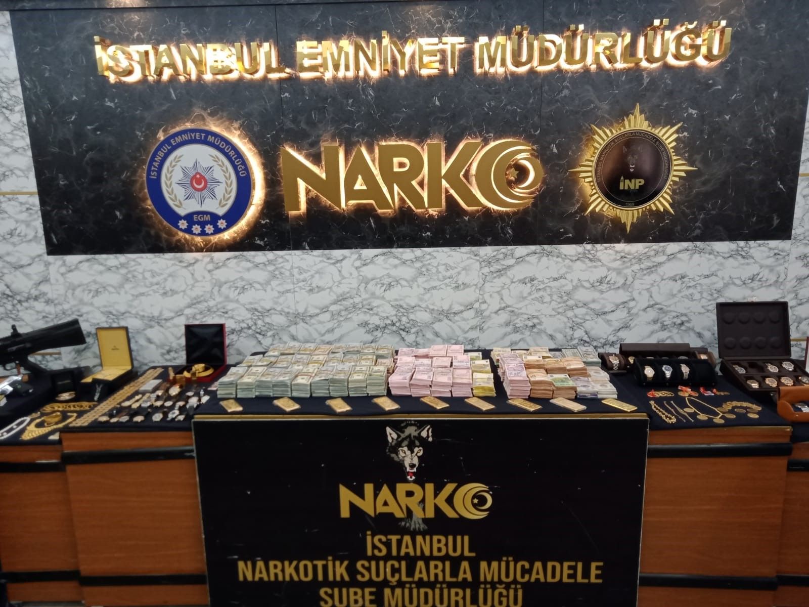 Operasyonda ele geçirildi, emniyette sergilendi: İşte 'Türk Escobar' Ürfi Çetinkaya'nın dudak uçuklatan mal varlığı - 1. Resim