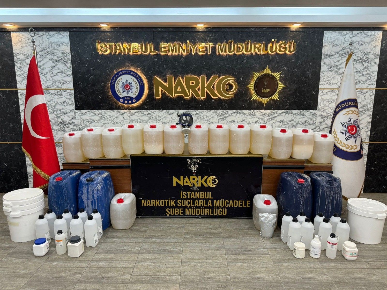 Operasyonda ele geçirildi, emniyette sergilendi: İşte 'Türk Escobar' Ürfi Çetinkaya'nın dudak uçuklatan mal varlığı - 2. Resim