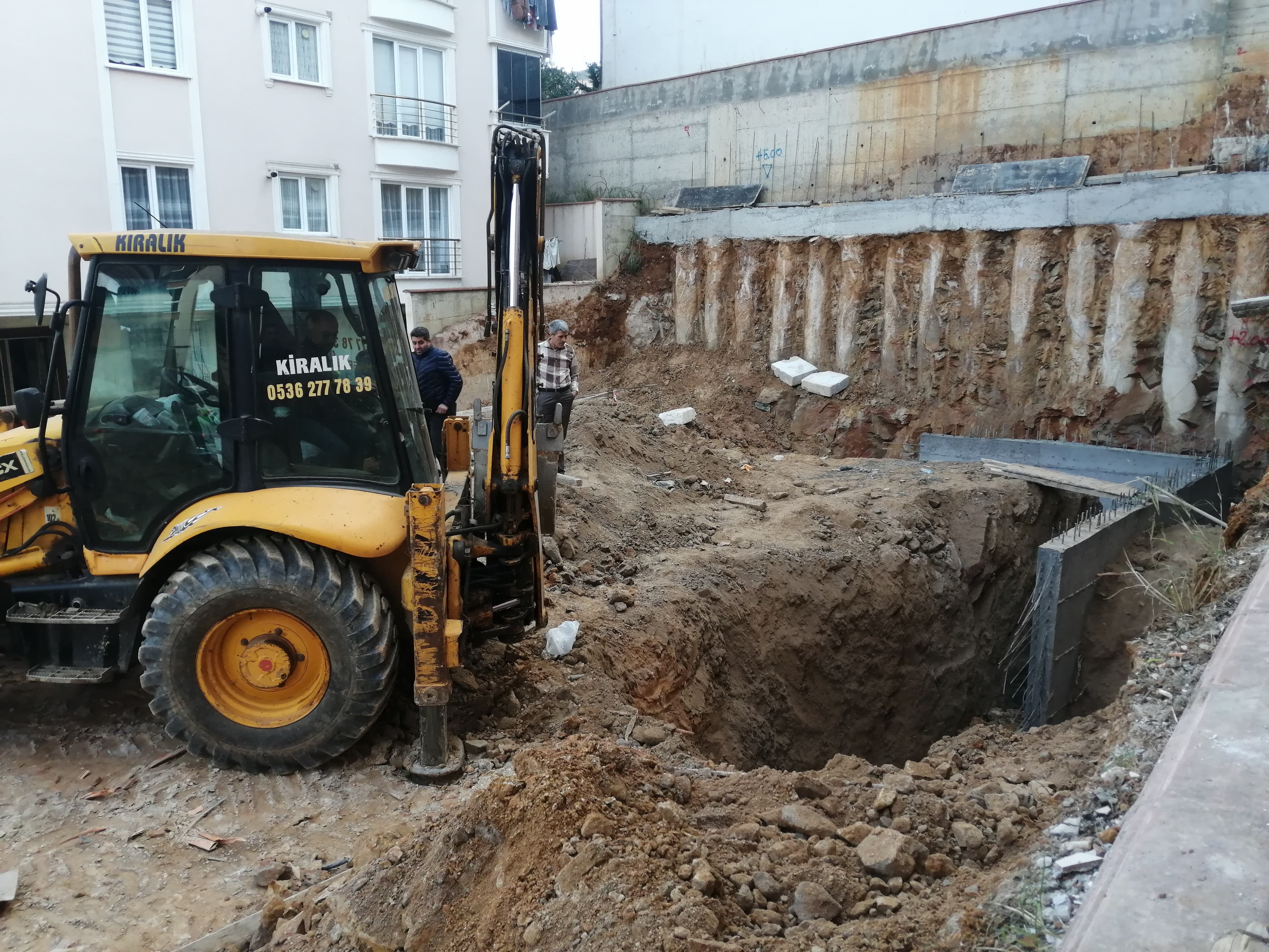 Sancaktepe'de göçük! Toprak altında kalan işçi kurtarılamadı - 2. Resim