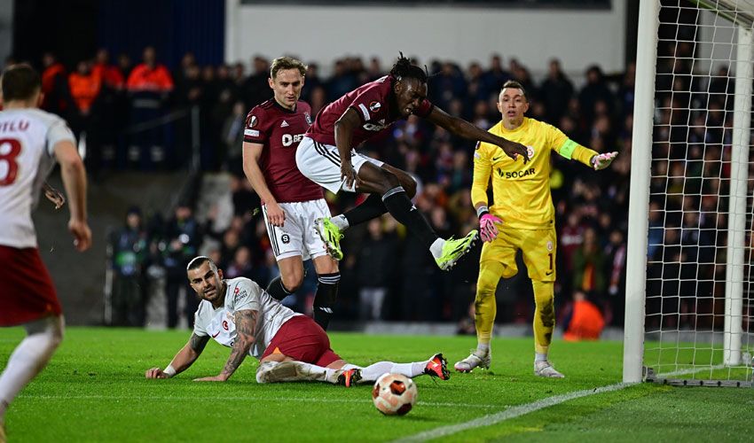 Sparta Prag'dan Galatasaray'ı kızdıran paylaşımlar! Thor filmiyle göndermede bulundular - 1. Resim