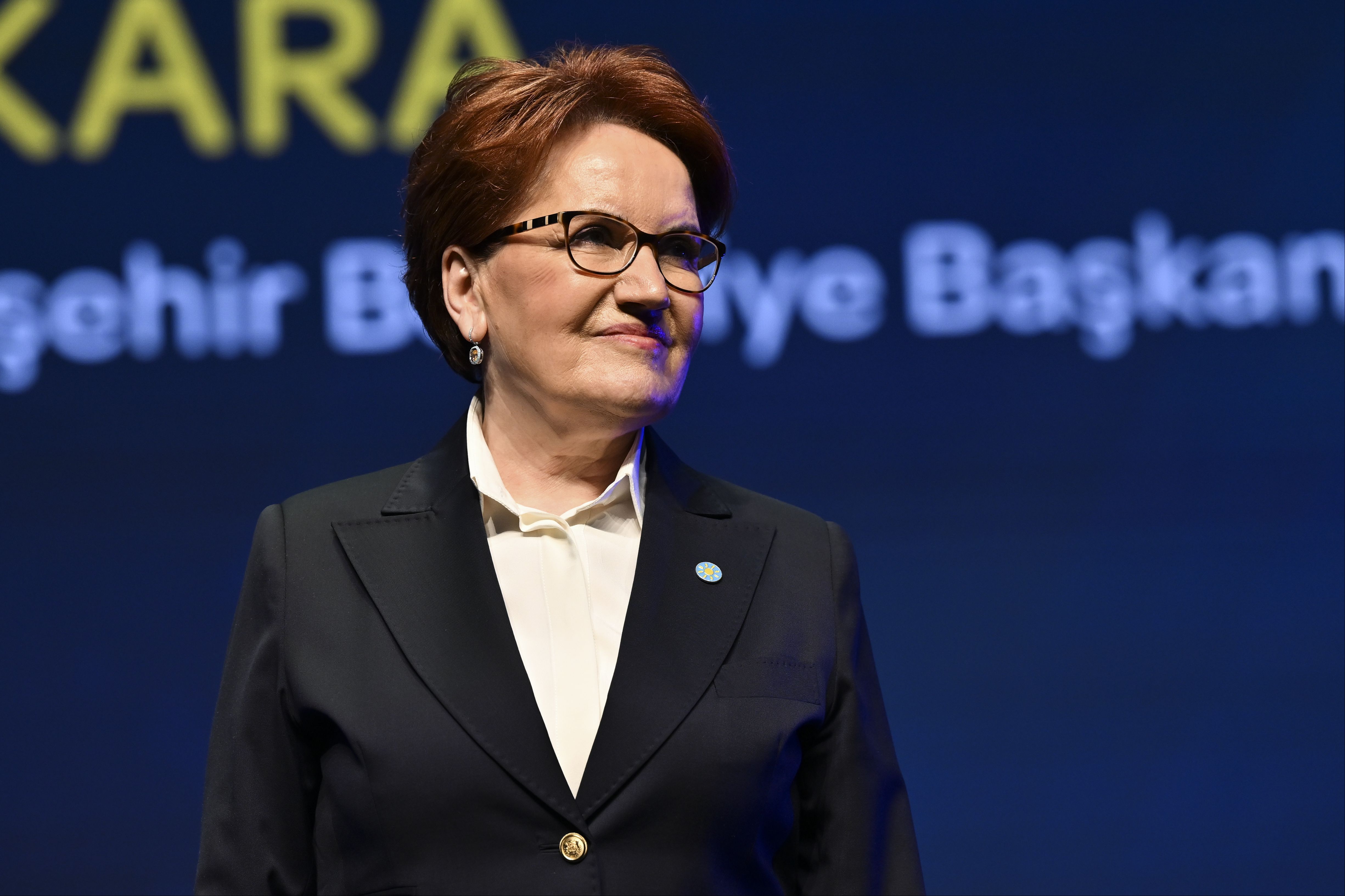 Akşener, seçim beyannamesini açıkladı: Tabela detayı dikkat çekti Akşener, seçim beyannamesini açıkladı: Tabela detayı dikkat çekti - 1. Resim