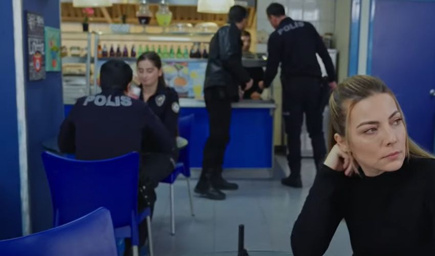Arka Sokaklar dizisinde kriz: Set durdu, çekimler iptal! Arka Sokaklar dizisinde kriz: Set durdu, çekimler iptal! - 1. Resim