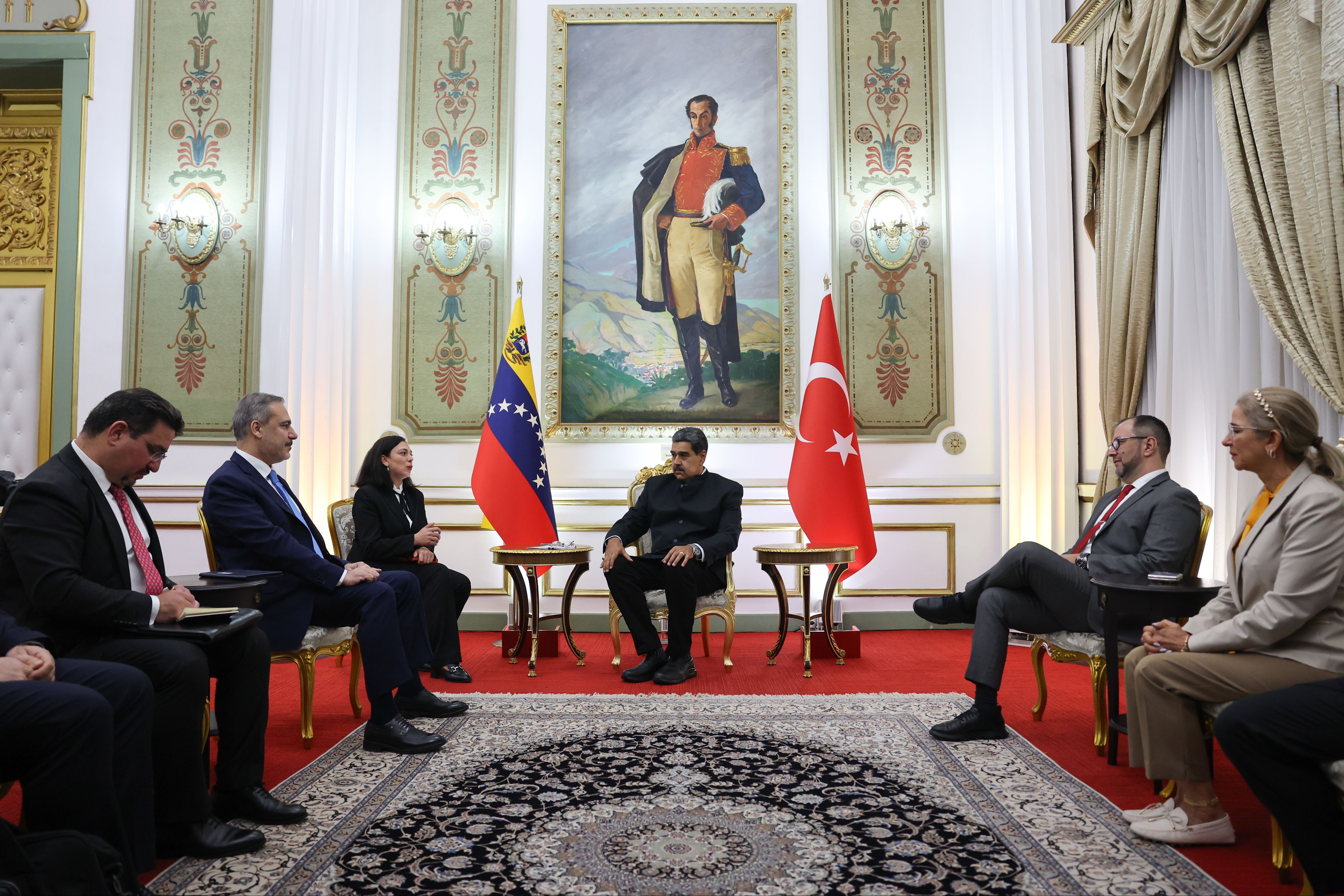 Bakan Fidan Venezuela'da! Maduro 'harika' notuyla paylaştı Bakan Fidan Venezuela'da! Maduro 'harika' notuyla paylaştı - 1. Resim