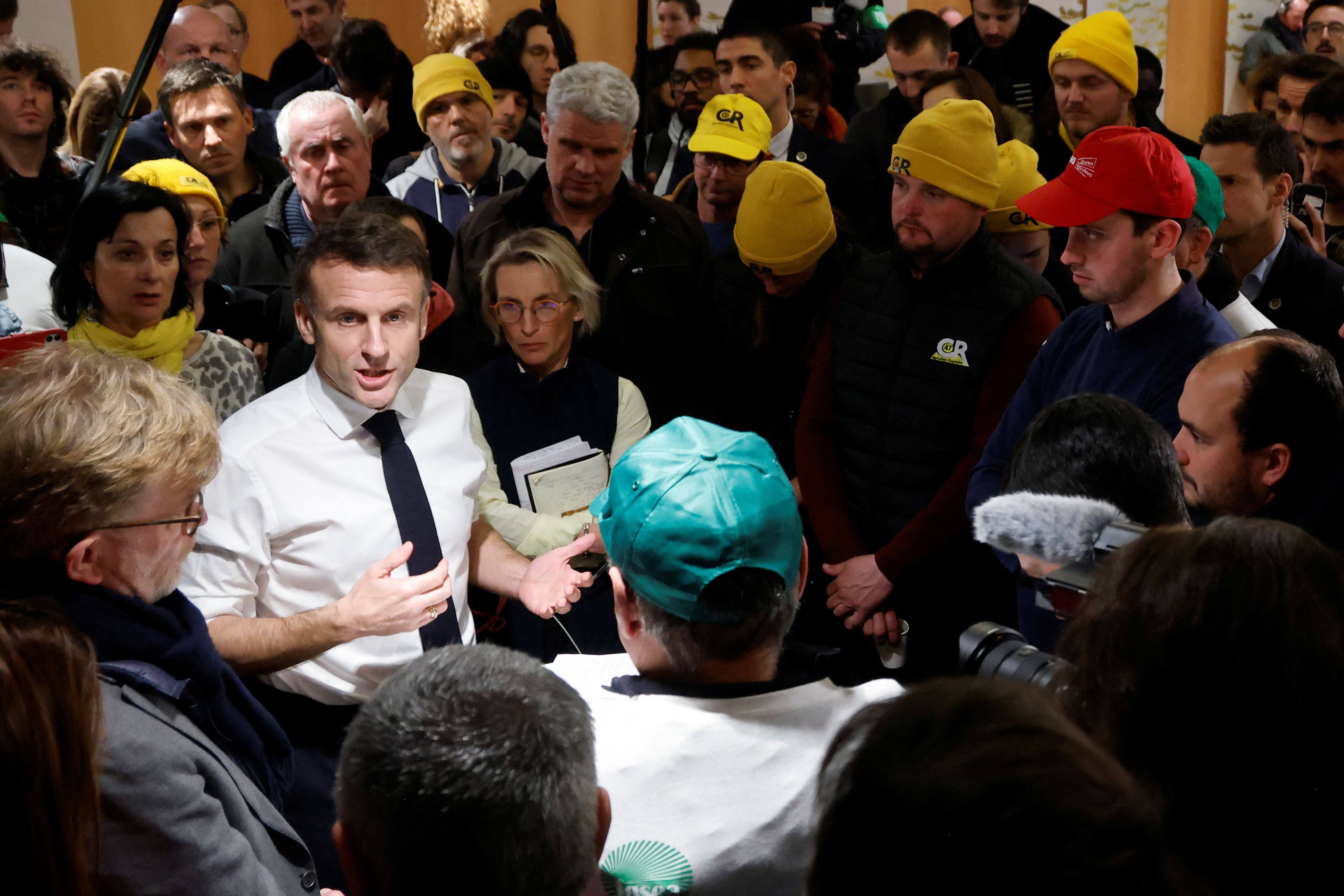 Çiftçiler fuarı bastı Macron çaresiz kaldı Çiftçiler fuarı bastı Macron çaresiz kaldı - 5. Resim