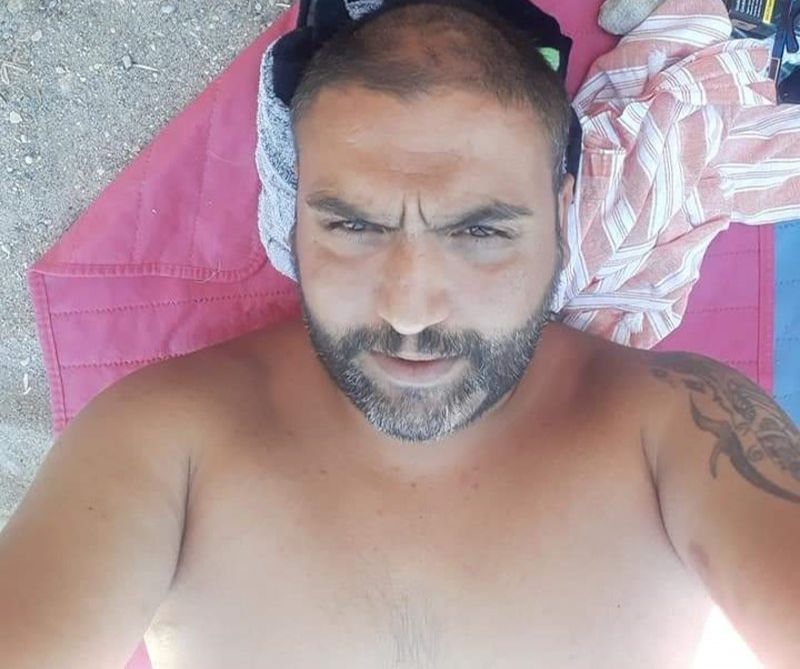 İzmir'de Ezgi Özarslan'ı öldürdüğü suçlamasıyla aranan eşinin cesedi boş arazide bulundu İzmir'de Ezgi Özarslan'ı öldürdüğü suçlamasıyla aranan eşinin cesedi boş arazide bulundu - 1. Resim