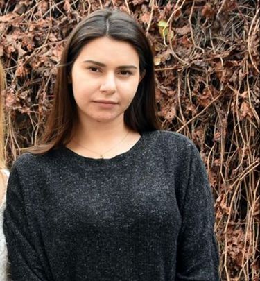 İzmir'de Ezgi Özarslan'ı öldürdüğü suçlamasıyla aranan eşinin cesedi boş arazide bulundu İzmir'de Ezgi Özarslan'ı öldürdüğü suçlamasıyla aranan eşinin cesedi boş arazide bulundu - 2. Resim