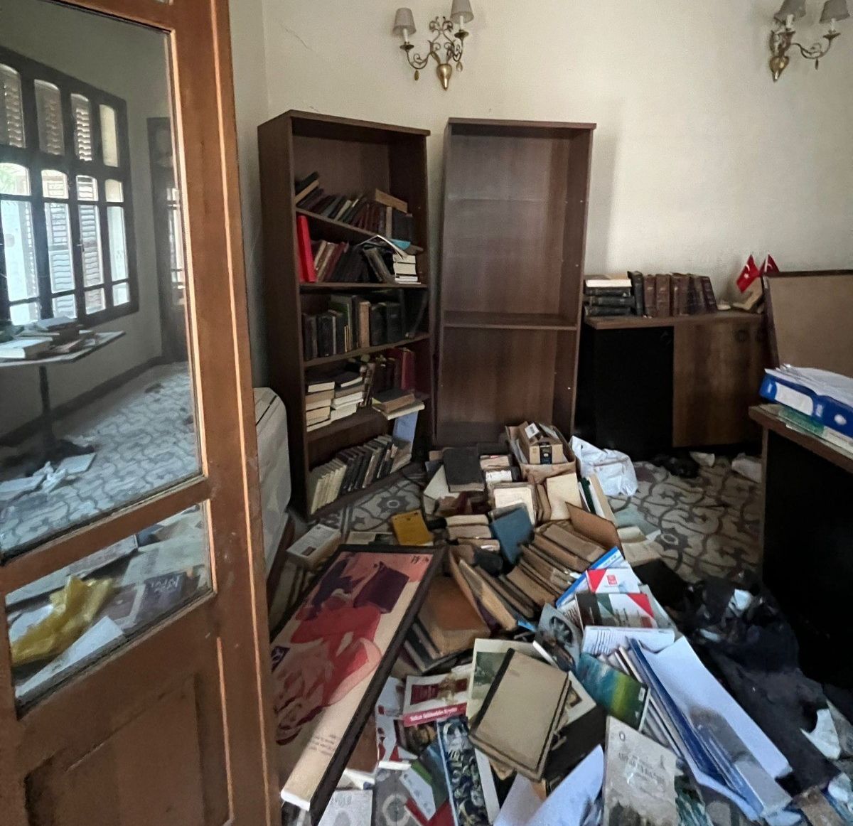 Şehrin hafızası Türk Tarih Kurumu’na emanet! Hatay'ın enkazdan kurtarılan tarihi eserler teslim edildi Şehrin hafızası Türk Tarih Kurumu’na emanet! Hatay'ın enkazdan kurtarılan tarihi eserleri teslim edildi - 4. Resim