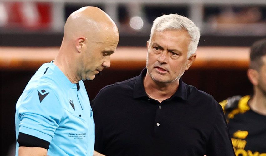 Sparta Prag - Galatasaray maçı sonrası akıllara Mourinho geldi! Görüntüler şaşırtmıştı Sparta Prag - Galatasaray maçı sonrası akıllara Mourinho geldi! Görüntüler şaşırtmıştı - 1. Resim