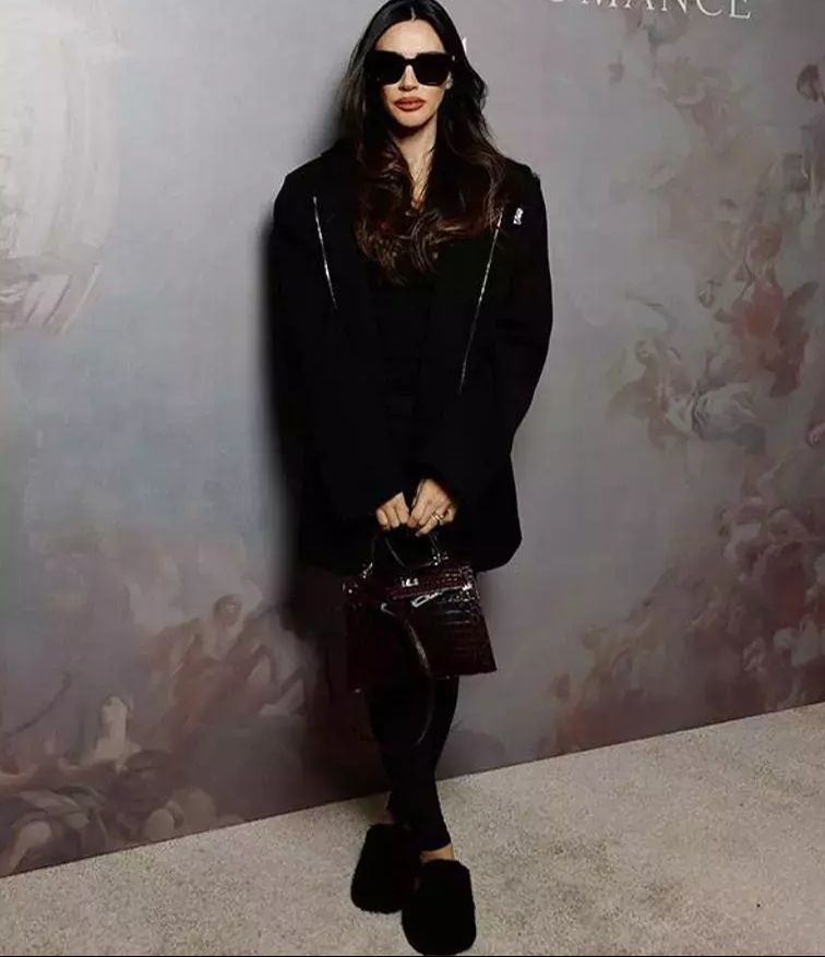 42 bin liralık terlikleri olay olan Aslıdan Doğan Turan sessizliğini bozdu - 1. Resim