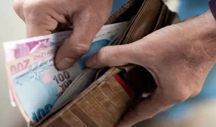 Emekliler dikkat! Memur-Sen Başkanı Ali Yalçın seyyanen zam için ilk kez rakam verdi Emeklilerin beklediği haber geldi! Memur-Sen Başkanı Ali Yalçın seyyanen zam için ilk kez rakam verdi - 1. Resim