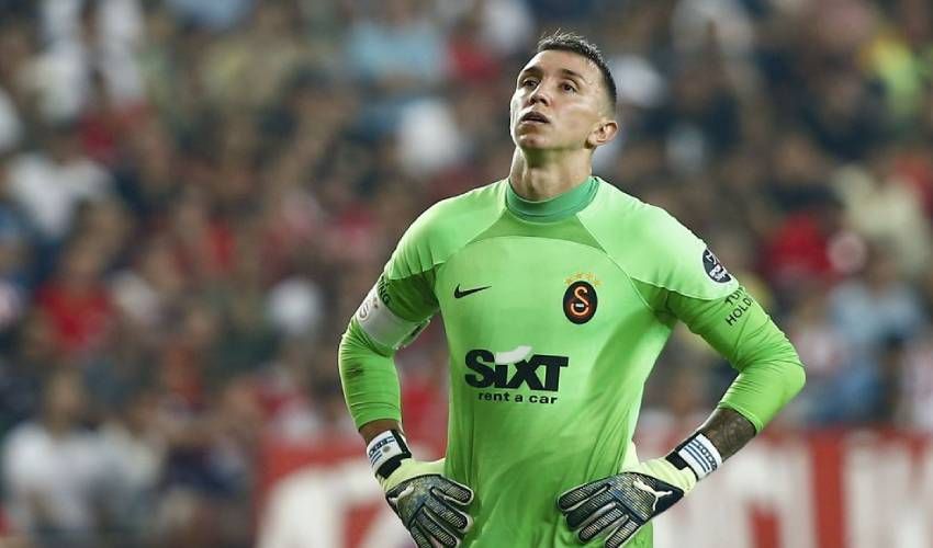 Galatasaray’da Fernando Muslera krizi! Yönetim anlaşma sağlayamadı, o takıma transfer olabilir - 2. Resim