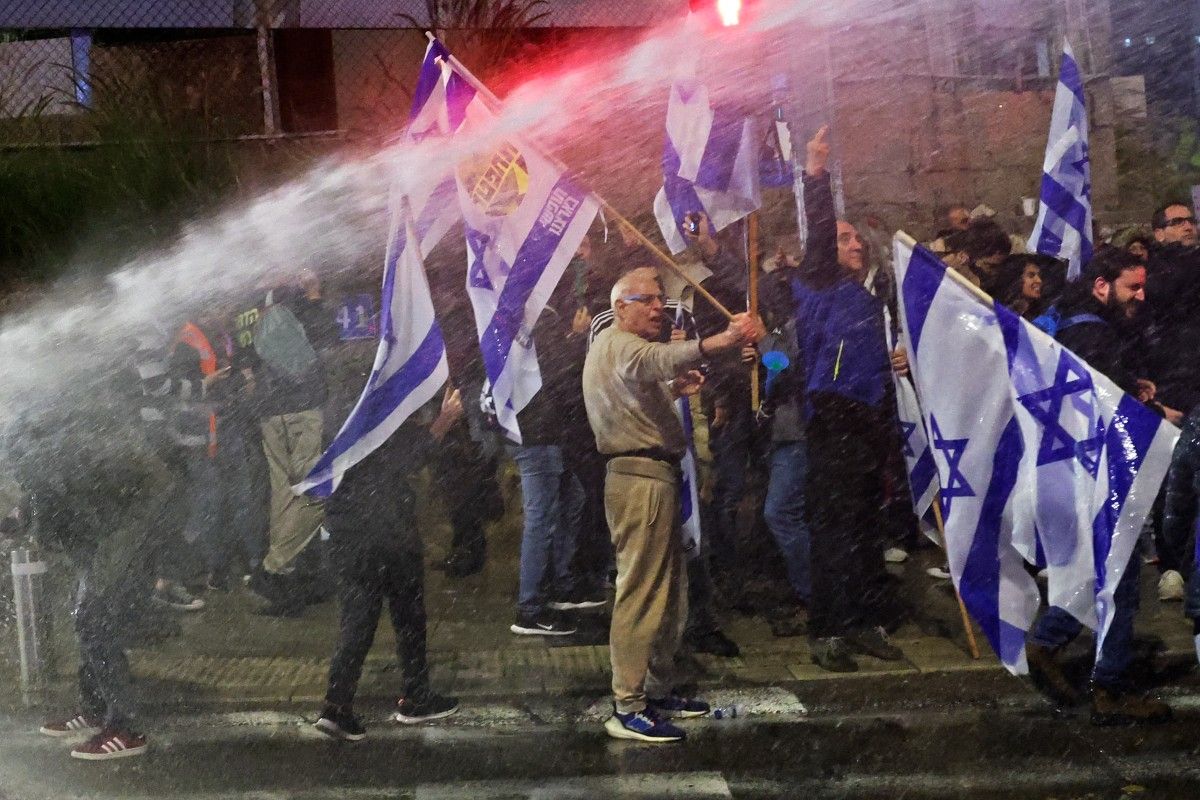 İsrail'de olaylar durulmuyor! Netanyahu'nun evinin önüne kadar geldiler - 2. Resim