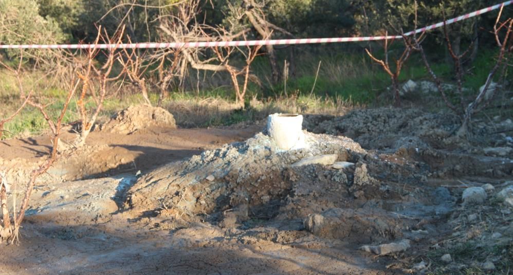 Mersin'de heyecanlandıran olay! Su arayan çiftçi gaz buldu, ekipler araştırıyor - 3. Resim