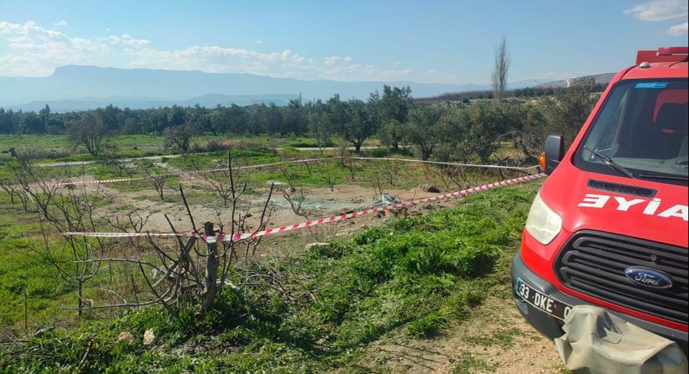 Mersin'de heyecanlandıran olay! Su arayan çiftçi gaz buldu, ekipler araştırıyor - 1. Resim