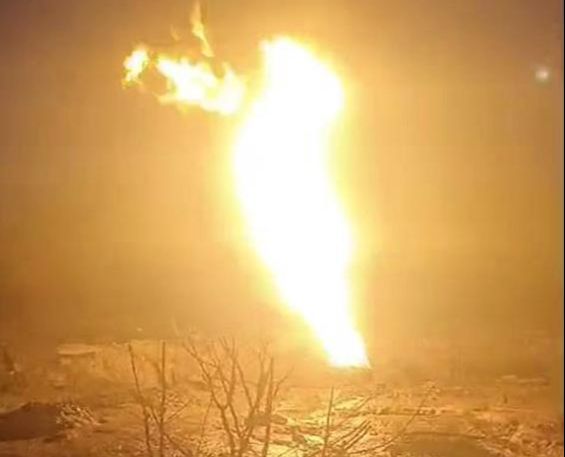 Mersin'de heyecanlandıran olay! Su arayan çiftçi gaz buldu, ekipler araştırıyor - 2. Resim