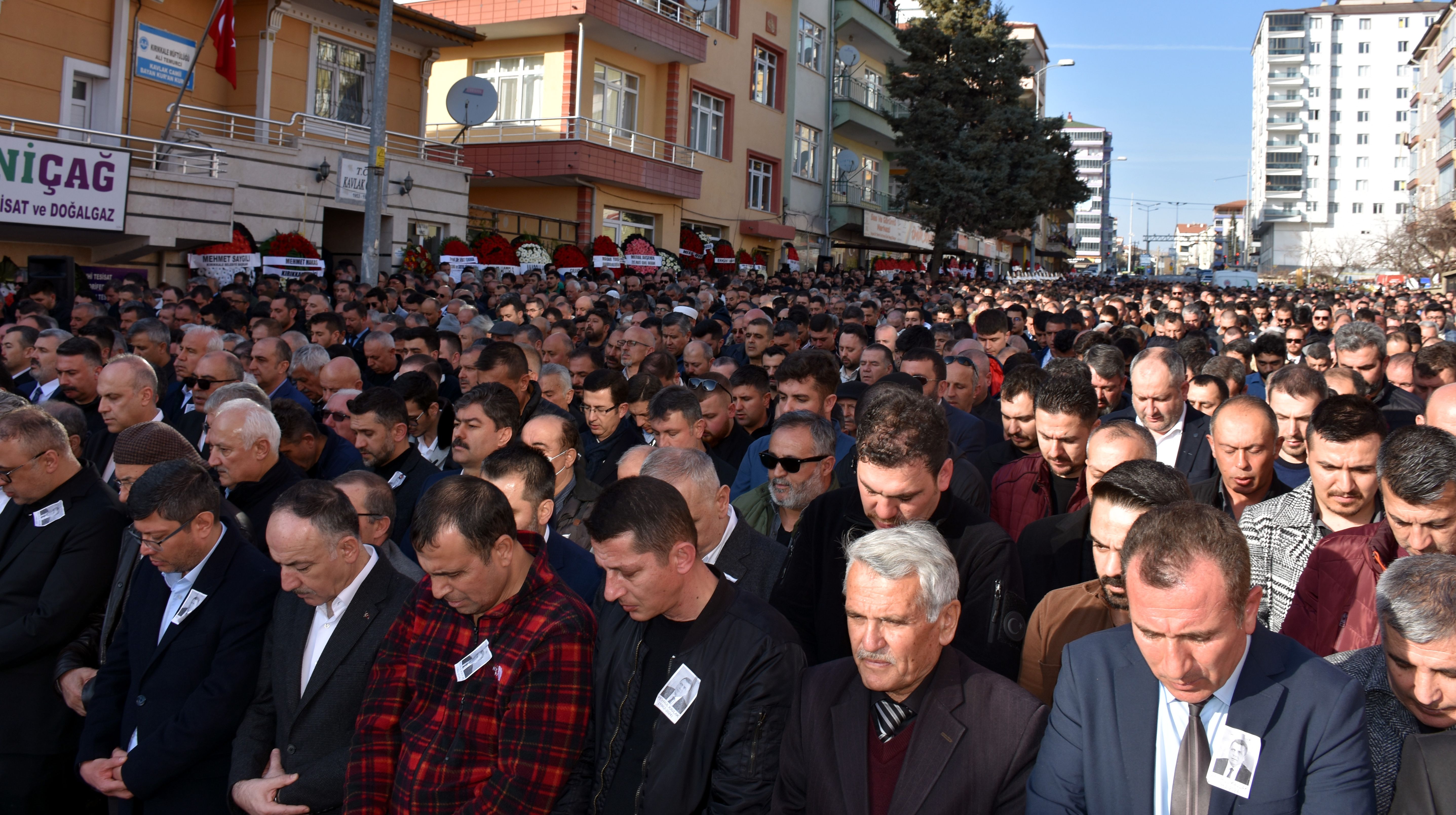 TÜRK-İŞ Genel Başkan Yardımcısı Pevrul Kavlak, son yolculuğuna uğurlandı - 2. Resim