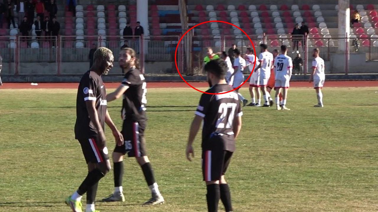 Yattara’nın oynadığı amatör maçta olay! Kırmızı kartı hazmedemeyen futbolcu hakeme yumruk attı - 2. Resim