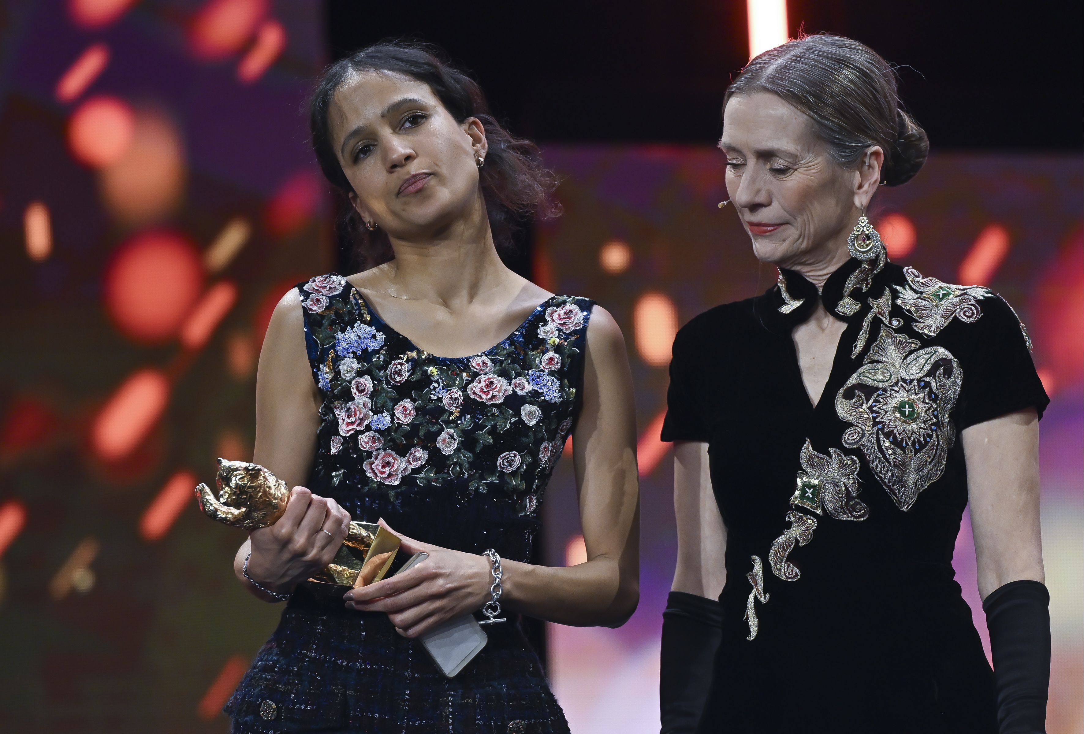 Yönetmen Mati Diop'un Filistin'le ilgili sözleri Berlin Film Festivali’ne damga vurdu Yönetmen Mati Diop'un Filistin'le ilgili sözleri Berlin Film Festivali’ne damga vurdu - 3. Resim