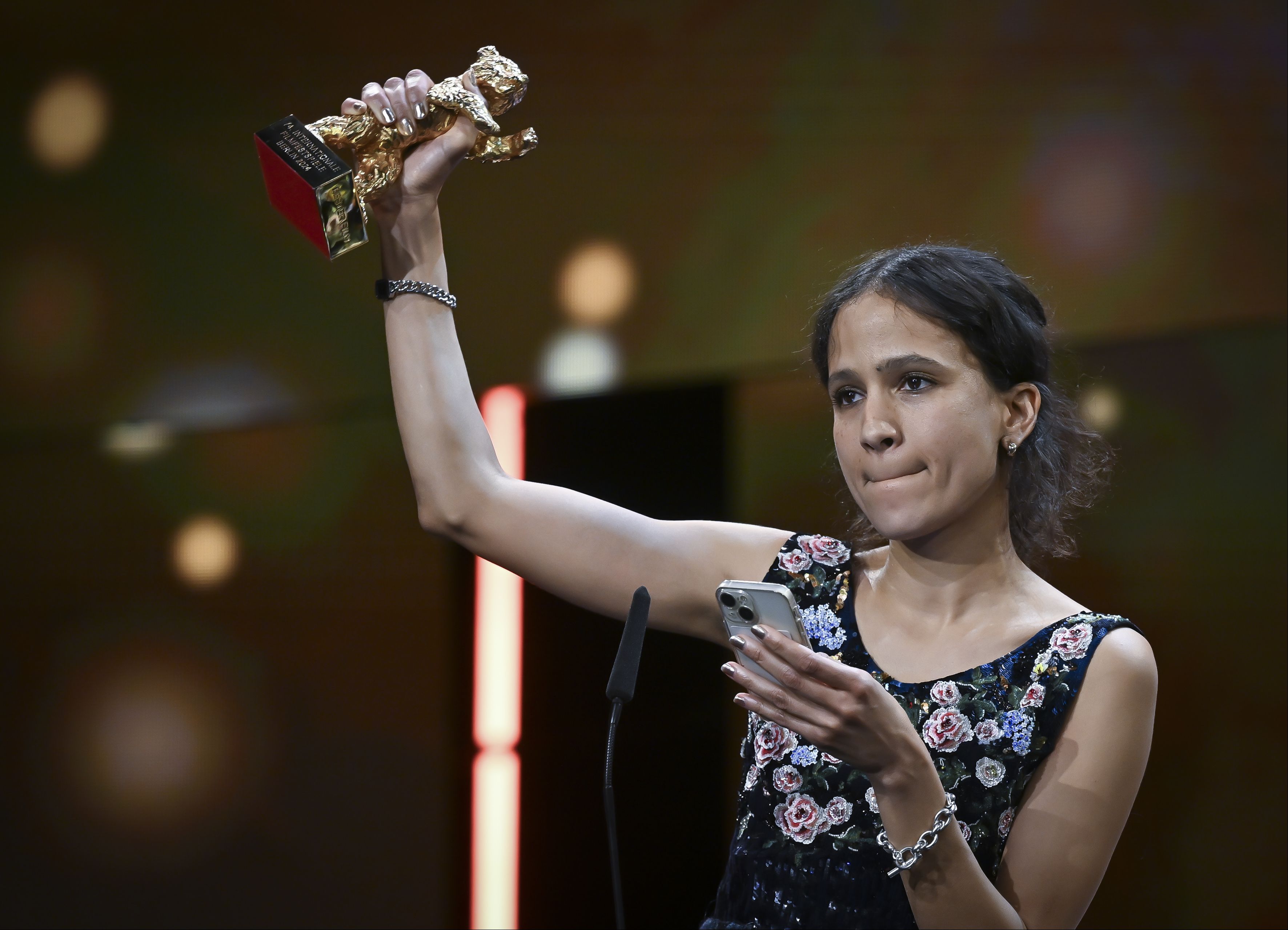 Yönetmen Mati Diop'un Filistin'le ilgili sözleri Berlin Film Festivali’ne damga vurdu Yönetmen Mati Diop'un Filistin'le ilgili sözleri Berlin Film Festivali’ne damga vurdu - 2. Resim