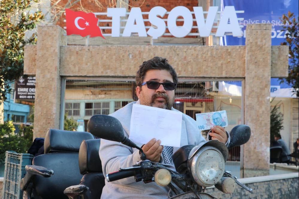 100 TL borç istedi, hesabındaki parayı görünce şoke oldu: “Haram para yiyemem” 100 TL borç istedi, hesabındaki parayı görünce şok oldu: “Haram para yiyemem” - 1. Resim