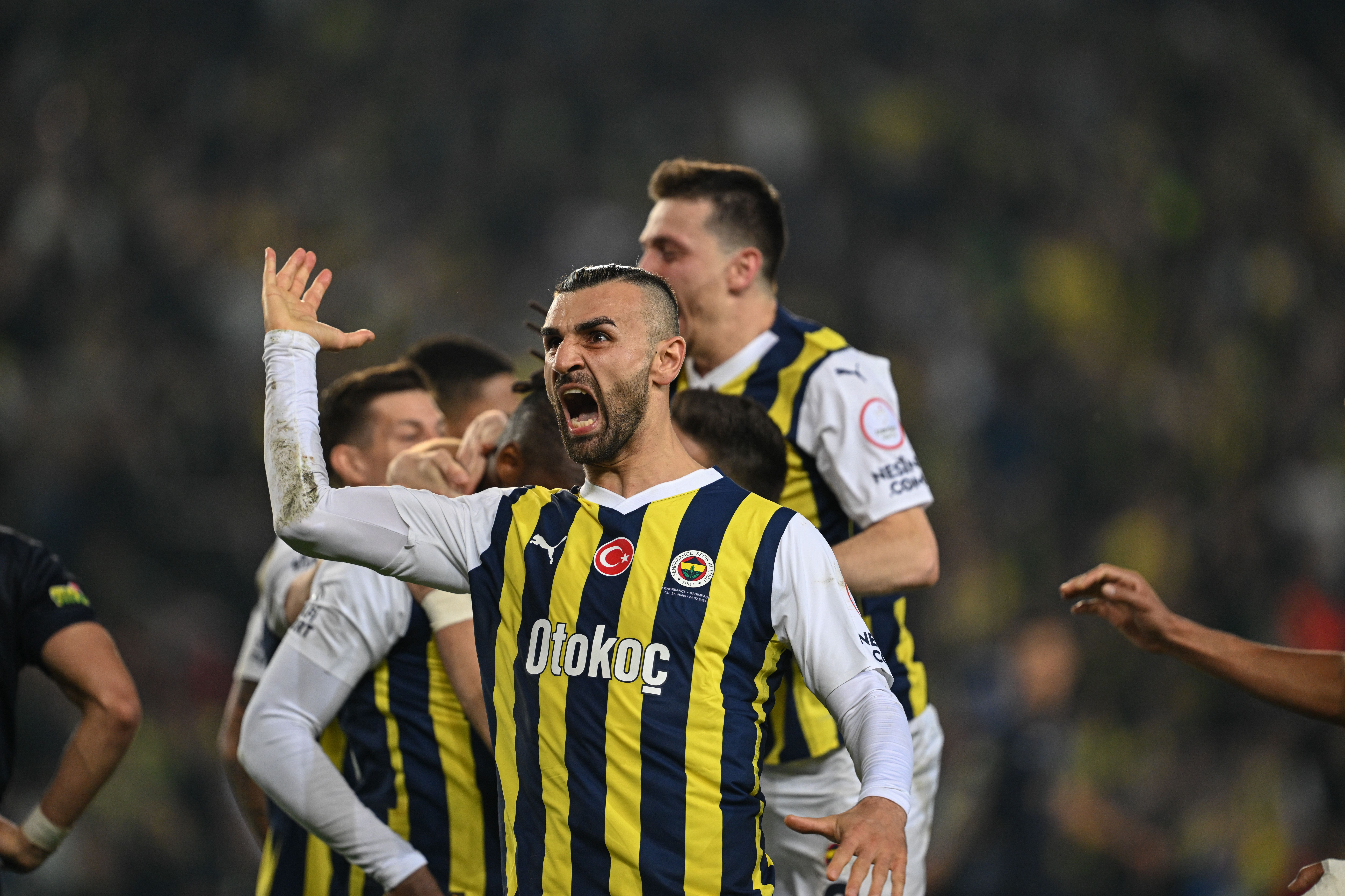Fenerbahçe zirve yarışında ama şampiyon gibi oynamıyor Fenerbahçe zirve yarışında ama şampiyon gibi oynamıyor - 2. Resim