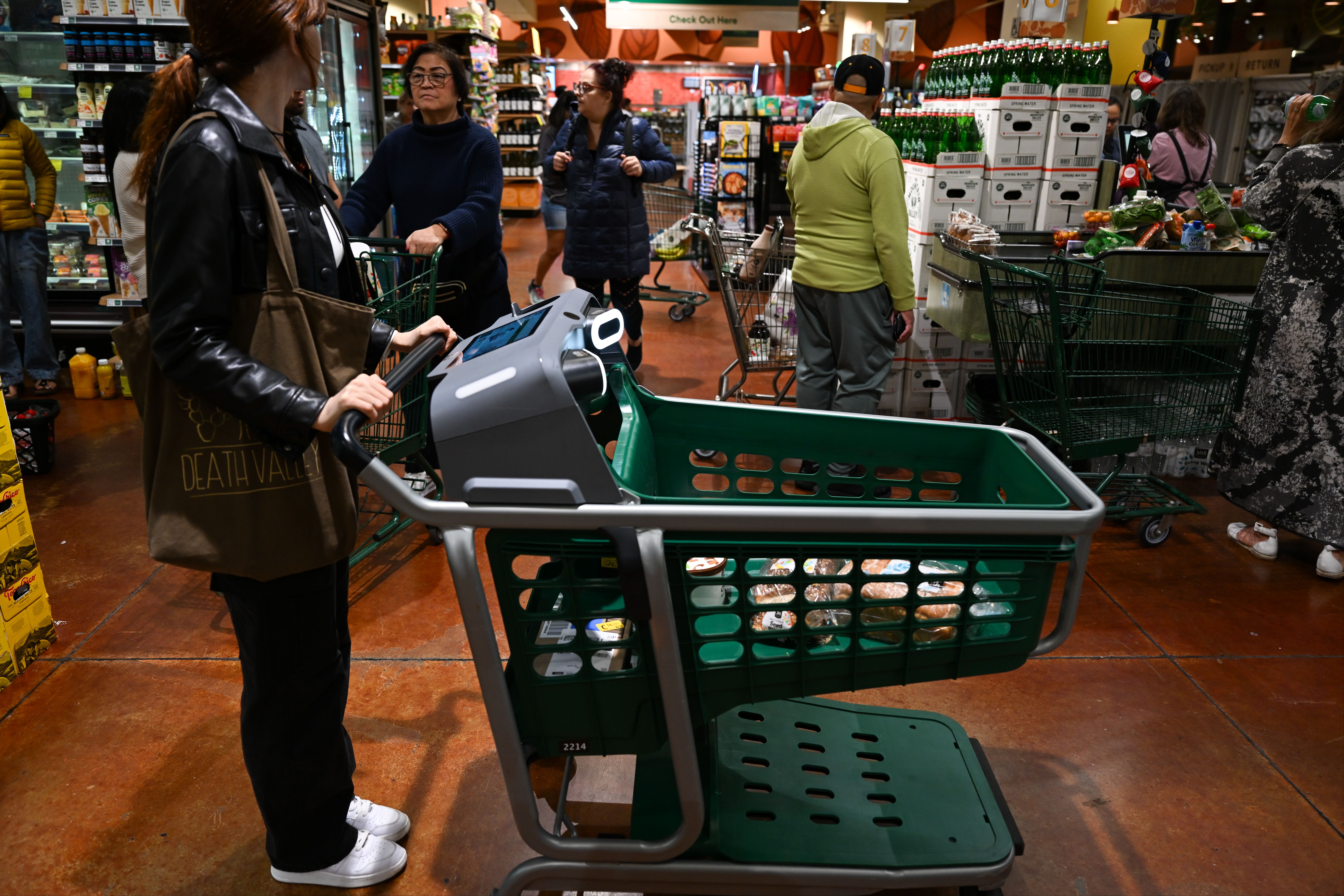 Marketlerde yeni dönem! Amazon akıllı alışveriş arabalarını kullanıma sundu Marketlerde yeni dönem! Amazon akıllı alışveriş arabalarını kullanıma sundu - 3. Resim