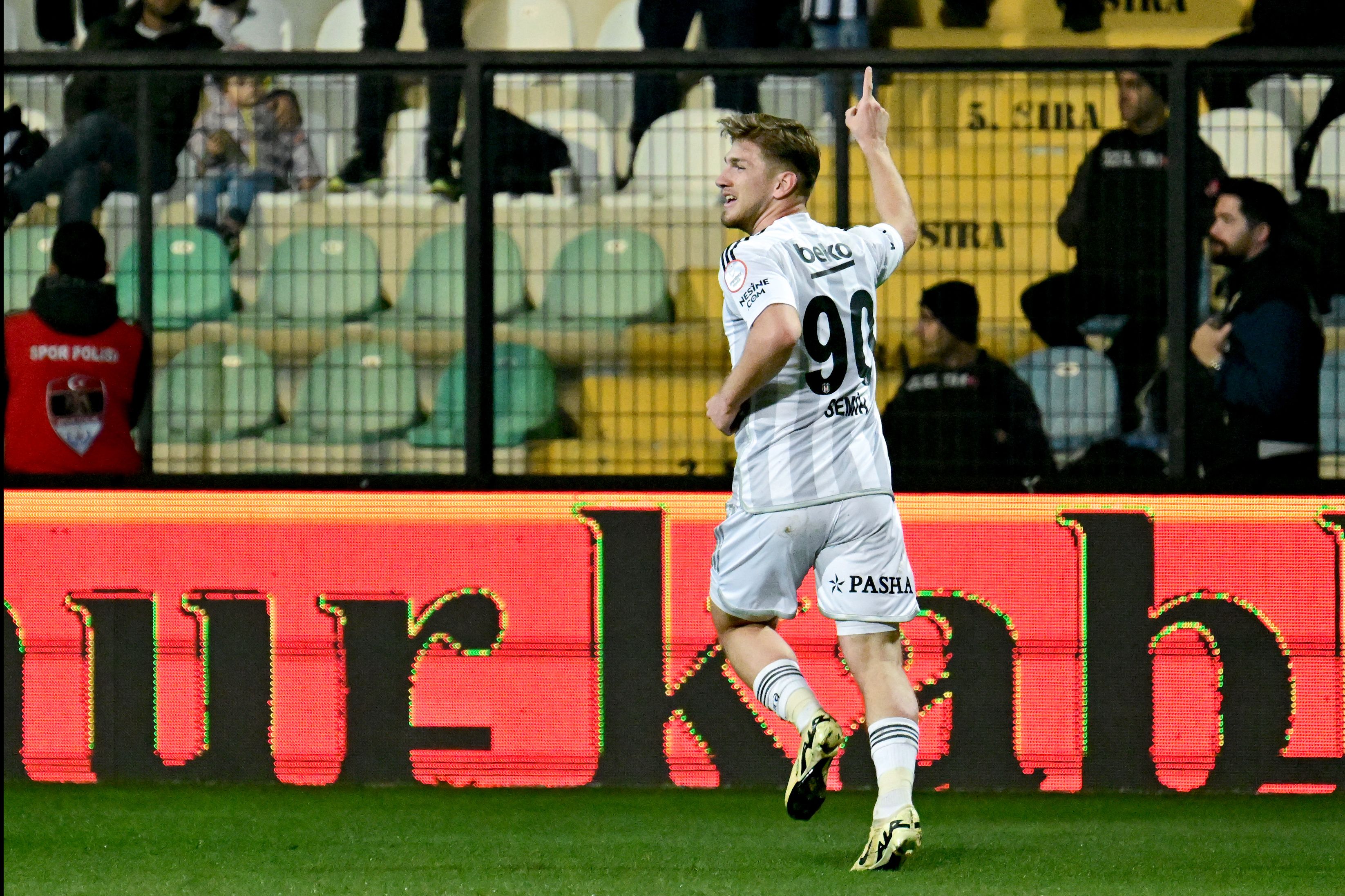 Nihat Kahveci'den çarpıcı Semih Kılıçsoy yorumu! Fernando Santos'u uyarıp, çözüm sundu Nihat Kahveci'den çarpıcı Semih Kılıçsoy yorumu! Fernando Santos'u uyarıp, çözüm sundu - 1. Resim