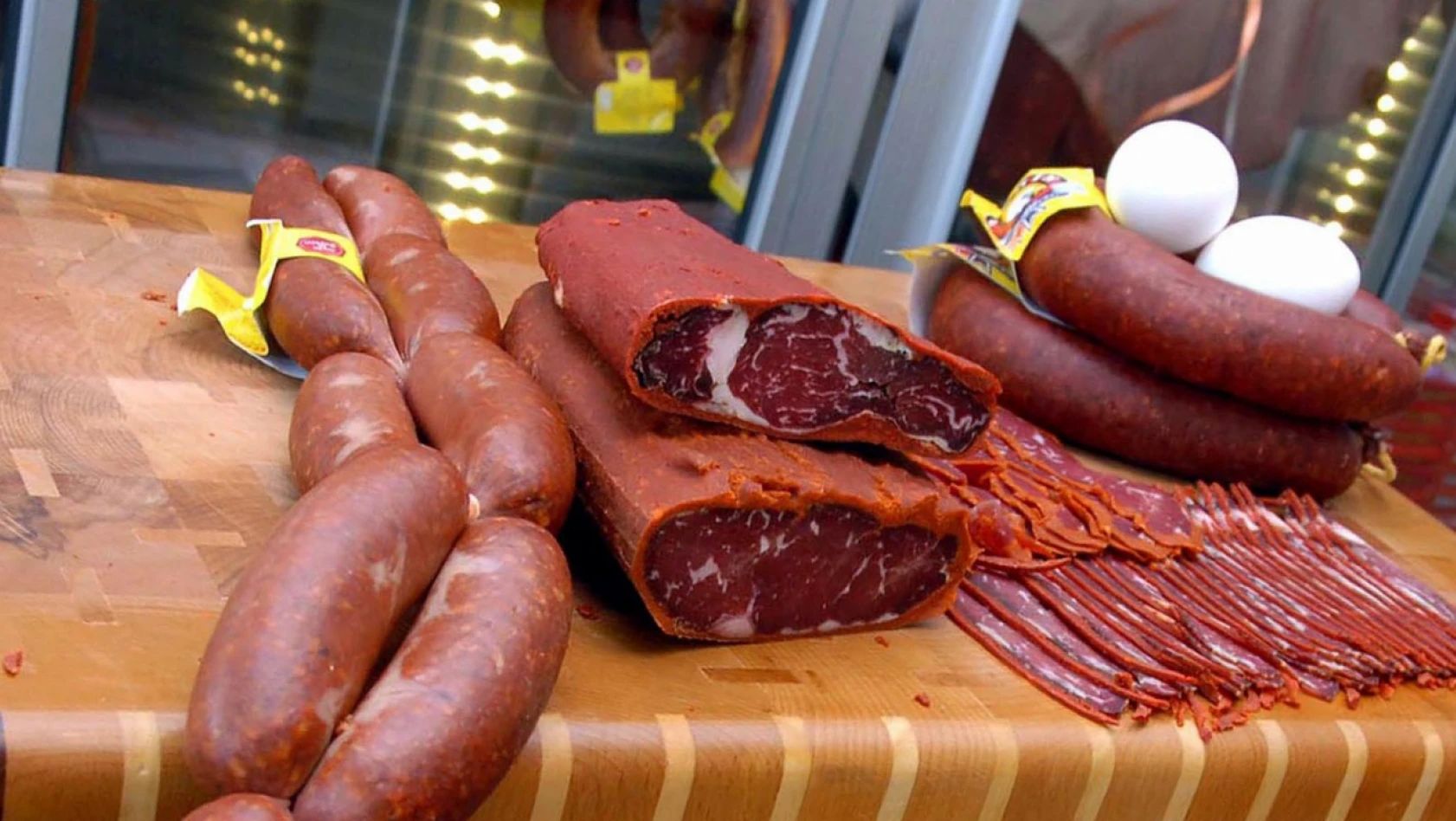 Pastırma, sucuk ve kavurma alırken dikkat! Fiyatı, altına yaklaştı merdiven altı patladı Pastırma, sucul ve kavurma alırken dikkat! Fiyatı, altına yaklaştı merdiven altı patladı - 2. Resim