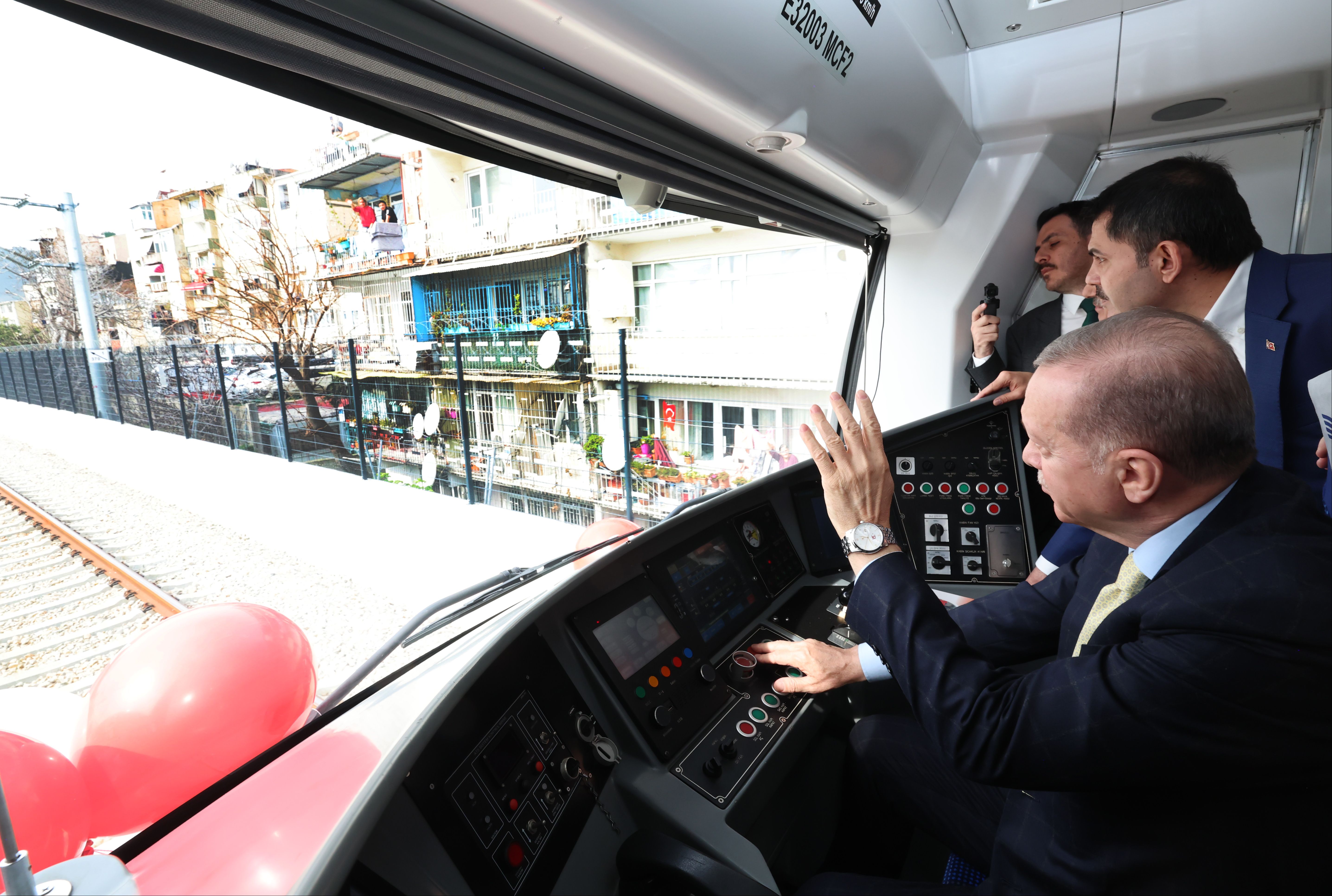 Sirkeci-Kazlıçeşme tren hattı açıldı! Erdoğan'dan İmamoğlu'na: 5 yıl boşa geçti, hiçbir şey yapılmadı Sirkeci-Kazlıçeşme tren hattı açılıyor! Cumhurbaşkanı Erdoğan'dan önemli açıklamalar - 1. Resim