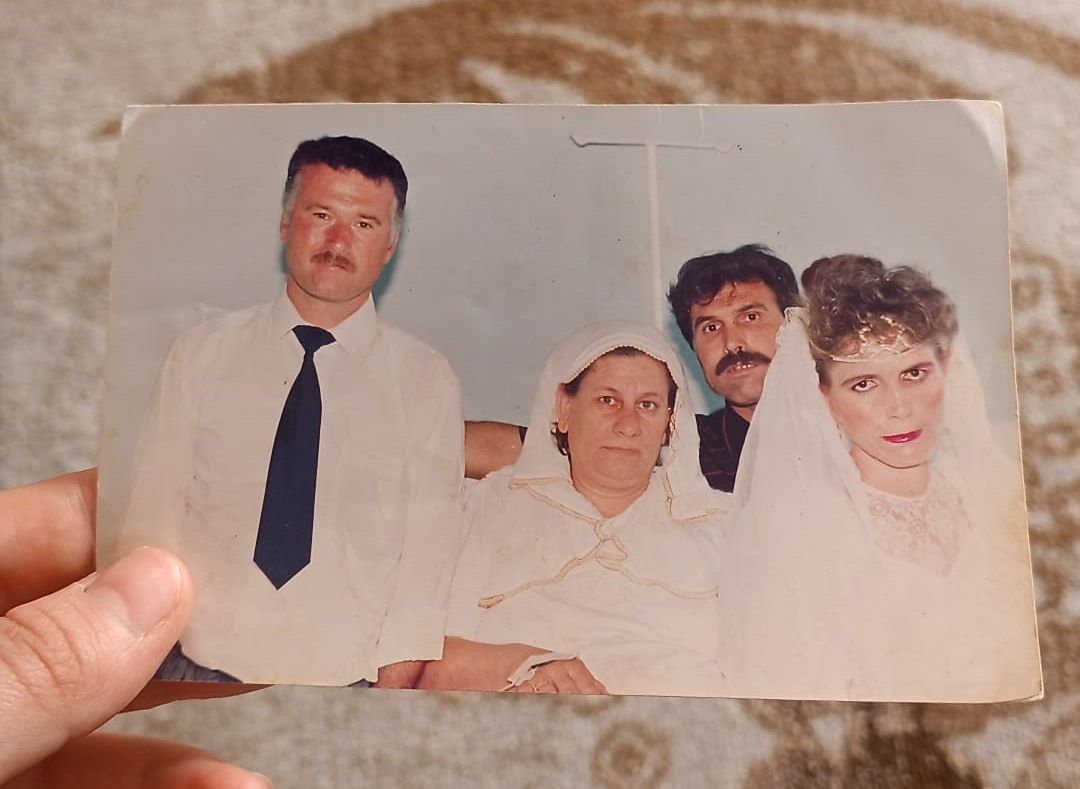 Yangında kaybettiği eşi ve iki çocuğuna böyle veda etti: O zaman ölsem bu acıyı görmezdim - 3. Resim