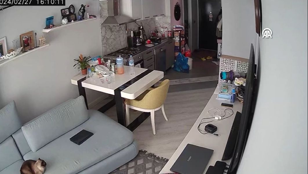 Çanakkale'de 4.6'lık deprem anı kameralarda! Vatandaşlar böyle tepki verdi - 2. Resim