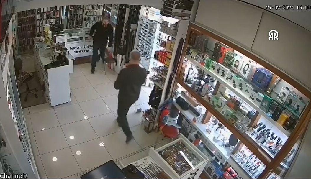 Çanakkale'de 4.6'lık deprem anı kameralarda! Vatandaşlar böyle tepki verdi - 1. Resim