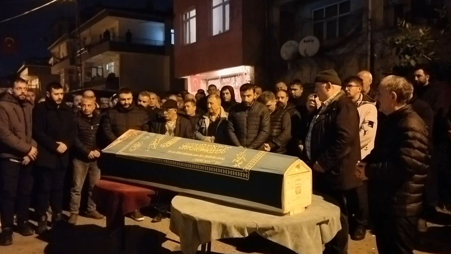 Eski kocası tarafından sokak ortasında 13 yerinden bıçaklanarak öldürüldü Eski kocası tarafından 13 yerinden bıçaklanarak öldürüldü - 2. Resim