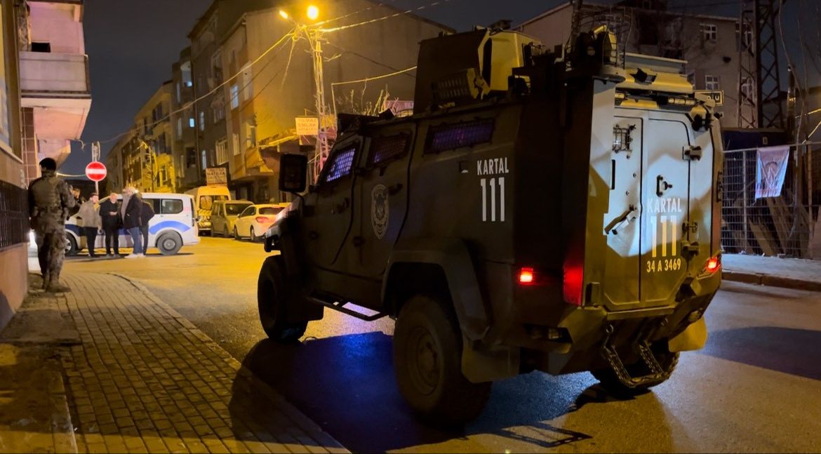 İstanbul'da korku dolu anlar! Denetime takılan şahıslar, polise ateş açtı - 1. Resim