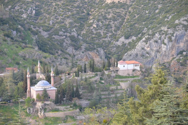 Kartal yuvası Ramazan'a hazır! Orhan Gazi Camisi ve Şeyh Edebali Türbesi temizlendi Kartal yuvası Ramazan'a hazır! Orhan Gazi Camisi ve Şeyh Edebali Türbesi temizlendi - 3. Resim
