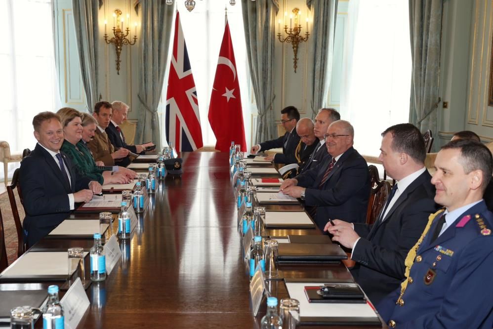 Milli Savunma Bakanı Güler, İngiliz mevkidaşı ile görüştü - 1. Resim