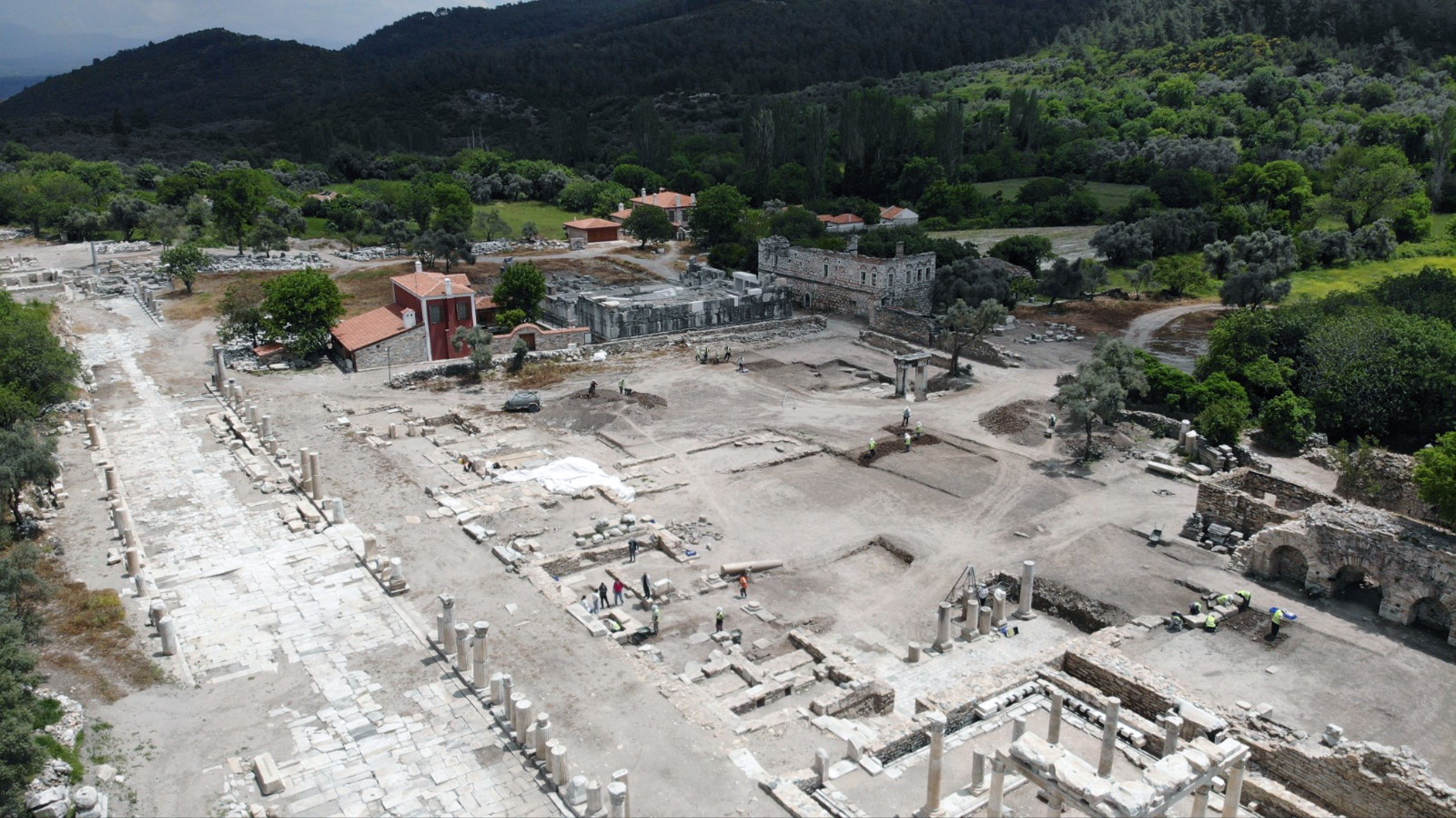 Muğla'ya 1,5 milyar lira kültür yatırımı! Bakan Ersoy antik şehir projelerini açıkladı Muğla'ya 1,5 milyar lira kültür yatırımı! Bakan Ersoy antik şehir projelerini açıkladı - 2. Resim