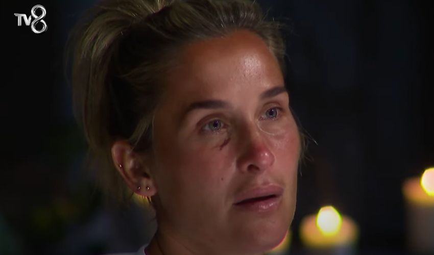 Survivor’da Pınar ile kavga eden Sema diskalifiye oldu! Acun Ilıcalı’nın kararı sosyal medyada tepki çekti Survivor’da Pınar ile kavga eden Sema diskalifiye oldu! Acun Ilıcalı’nın kararı sosyal medyada tepki çekti - 2. Resim