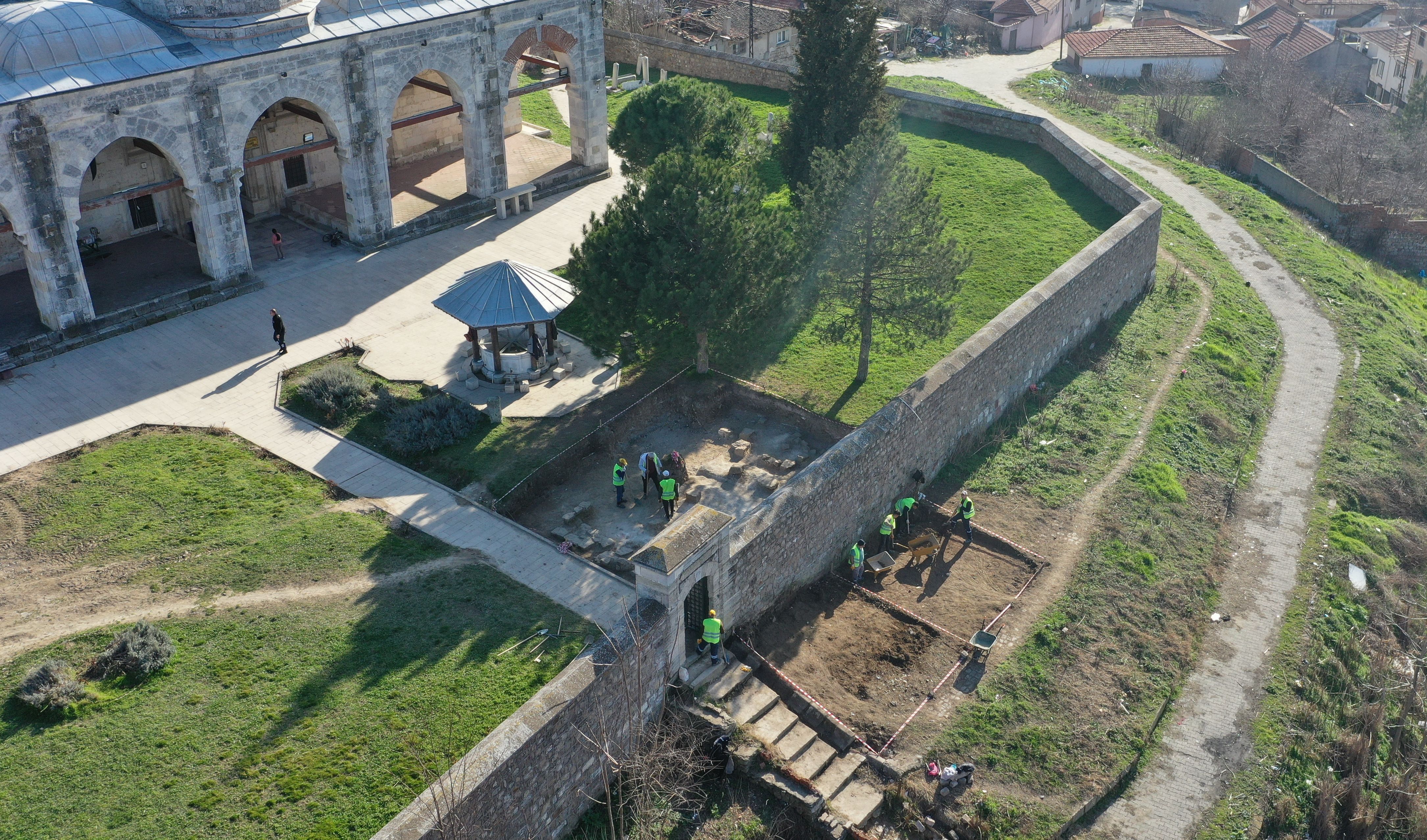 100 yıl önce yerle bir edilmişti! Temellerine ulaşılan 500 yıllık Mevlevihane yeniden ihya edilecek 100 yıl önce yerle bir edilmişti! Temellerine ulaşılan 500 yıllık Mevlevihane yeniden ihya edilecek - 1. Resim