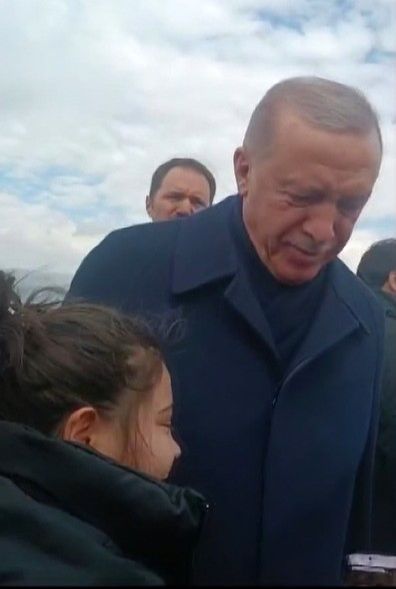 Depremzede küçük İkra, Tayyip dedesine kavuştu - 2. Resim
