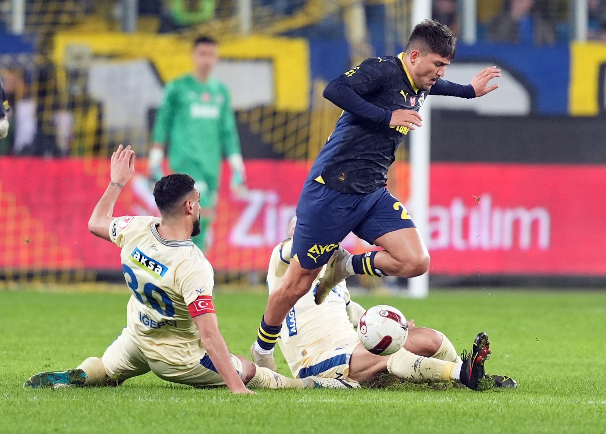 Fenerbahçe elendi Nihat Kahveci topa tuttu: Dua etsin İrfan Can Kahveci sakat - 1. Resim