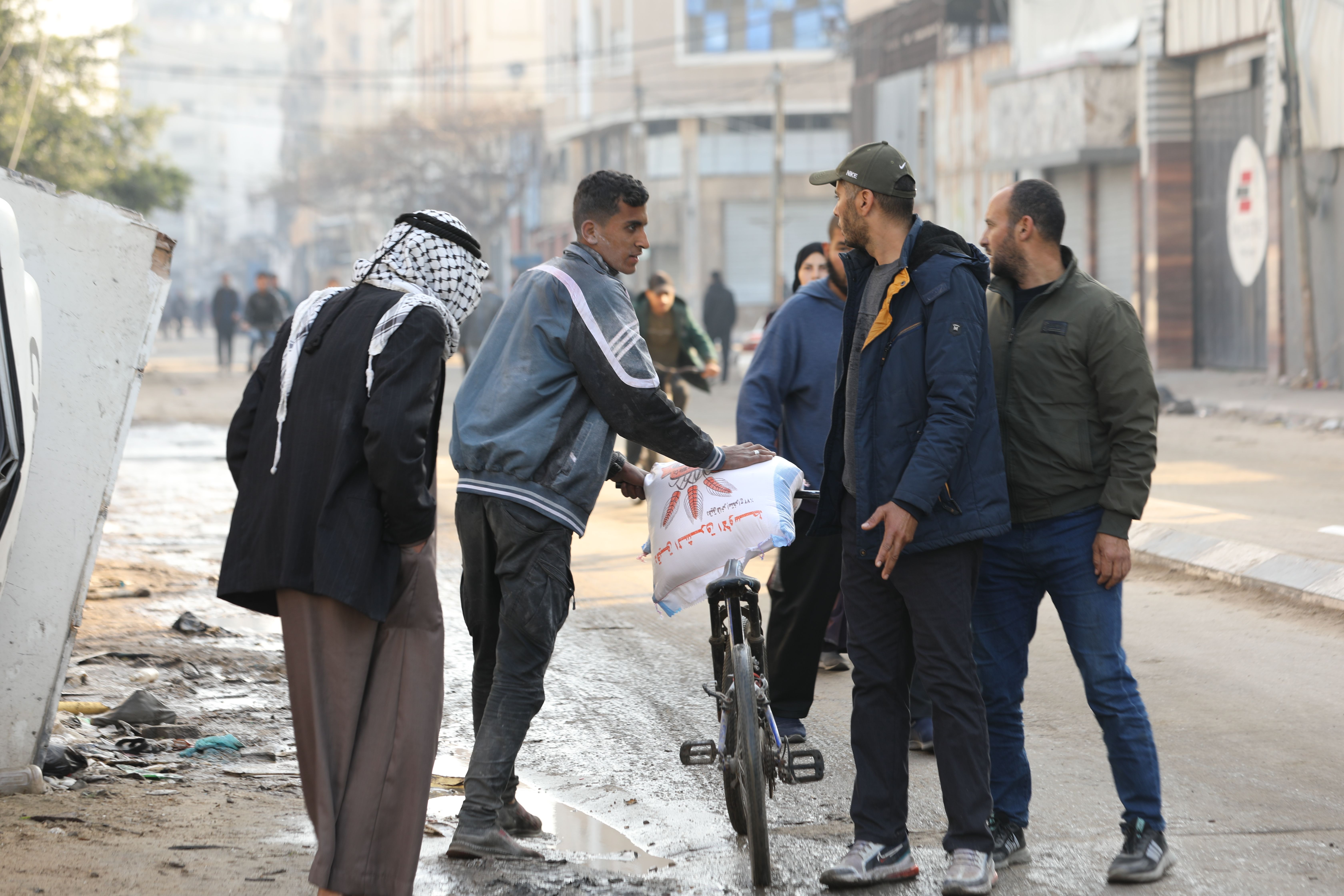 Hamas: İsrail müzakerelerde esneklik gösteriyor ama savaşa devam etmeye de hazır Hamas: İsrail ile müzakerelerde esneklik gösteriyor ama savaşa devam etmeye de hazır - 4. Resim