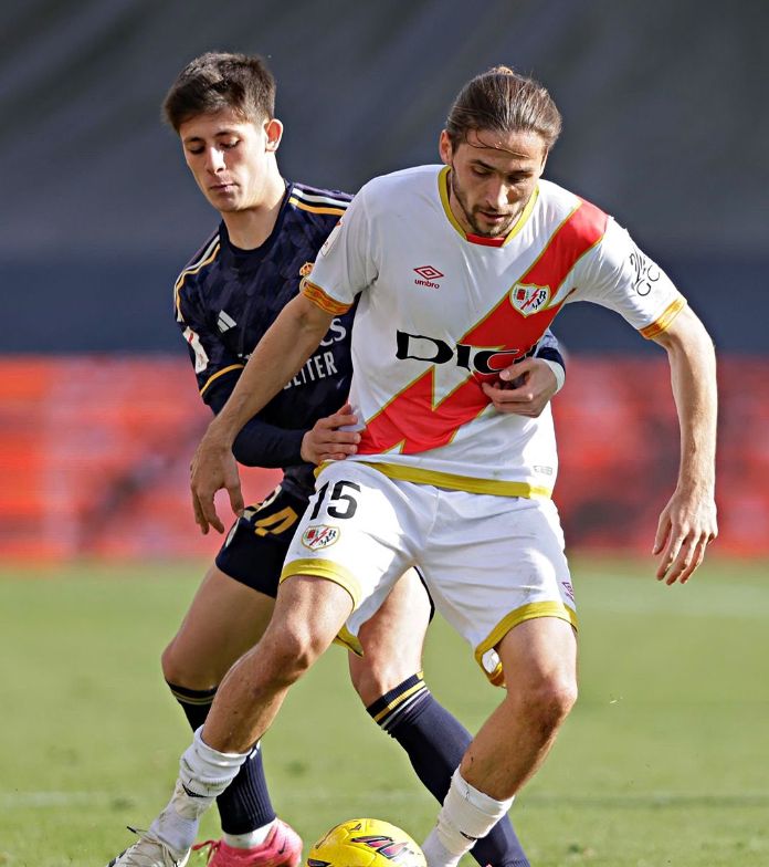 İsmail Kartal'ı şampiyonluktan edecek transfer hamlesi! İspanyollar Crespo'ya hayran kaldı Krunic Kadıköy'de yuhalandı - 1. Resim